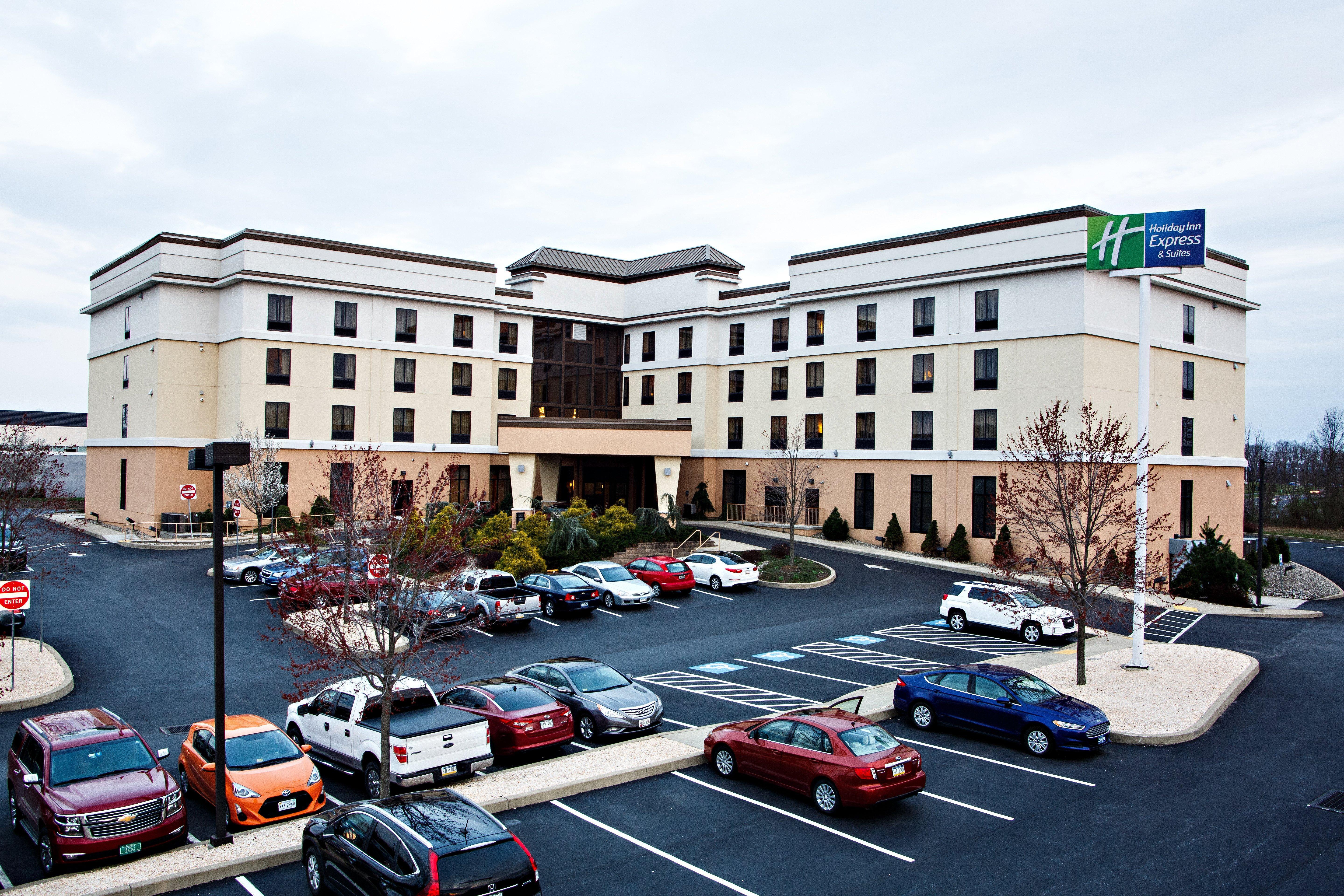 Holiday Inn Express & Suites Harrisburg West Mechanicsburg Buitenkant foto