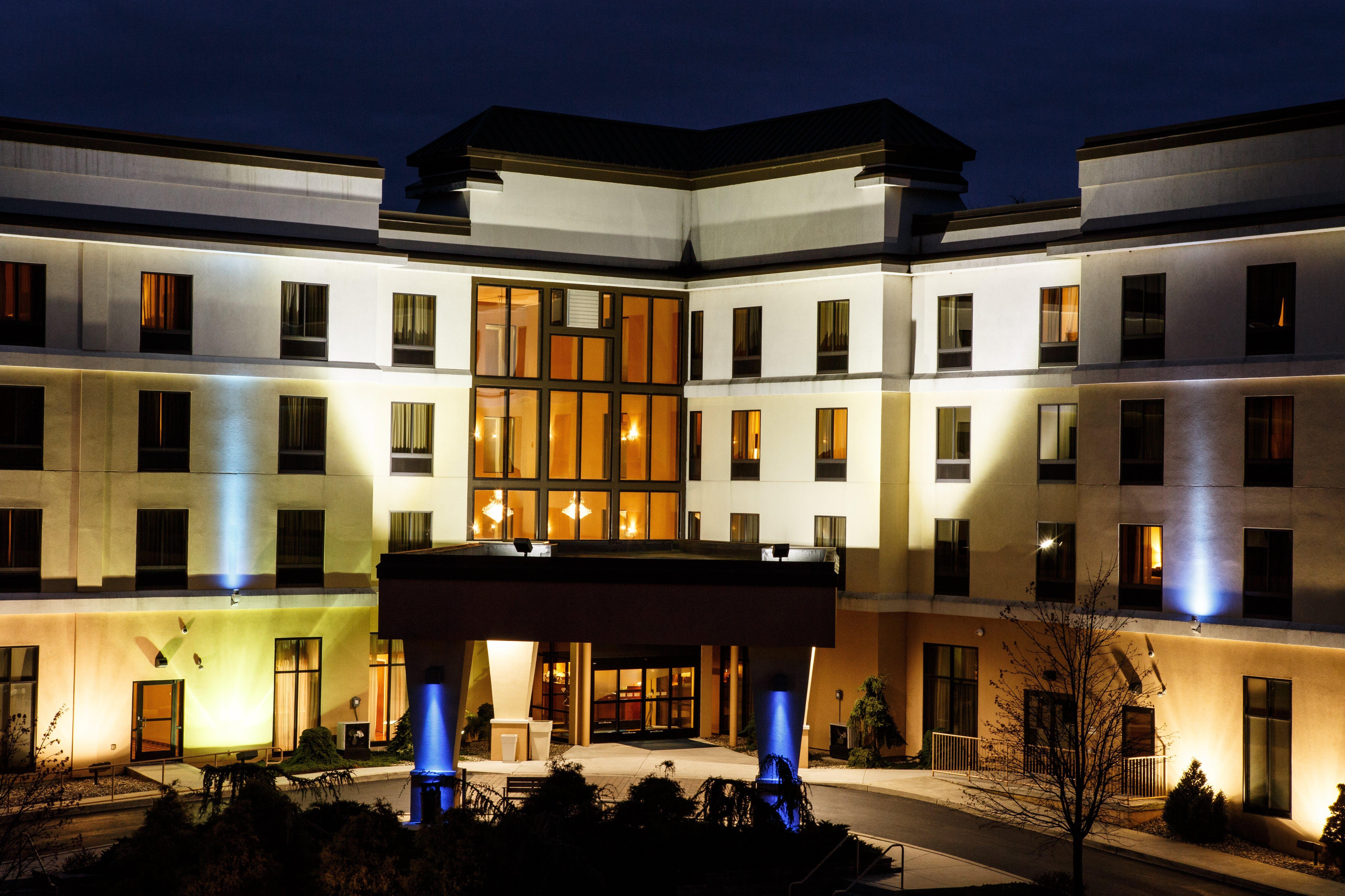 Holiday Inn Express & Suites Harrisburg West Mechanicsburg Buitenkant foto