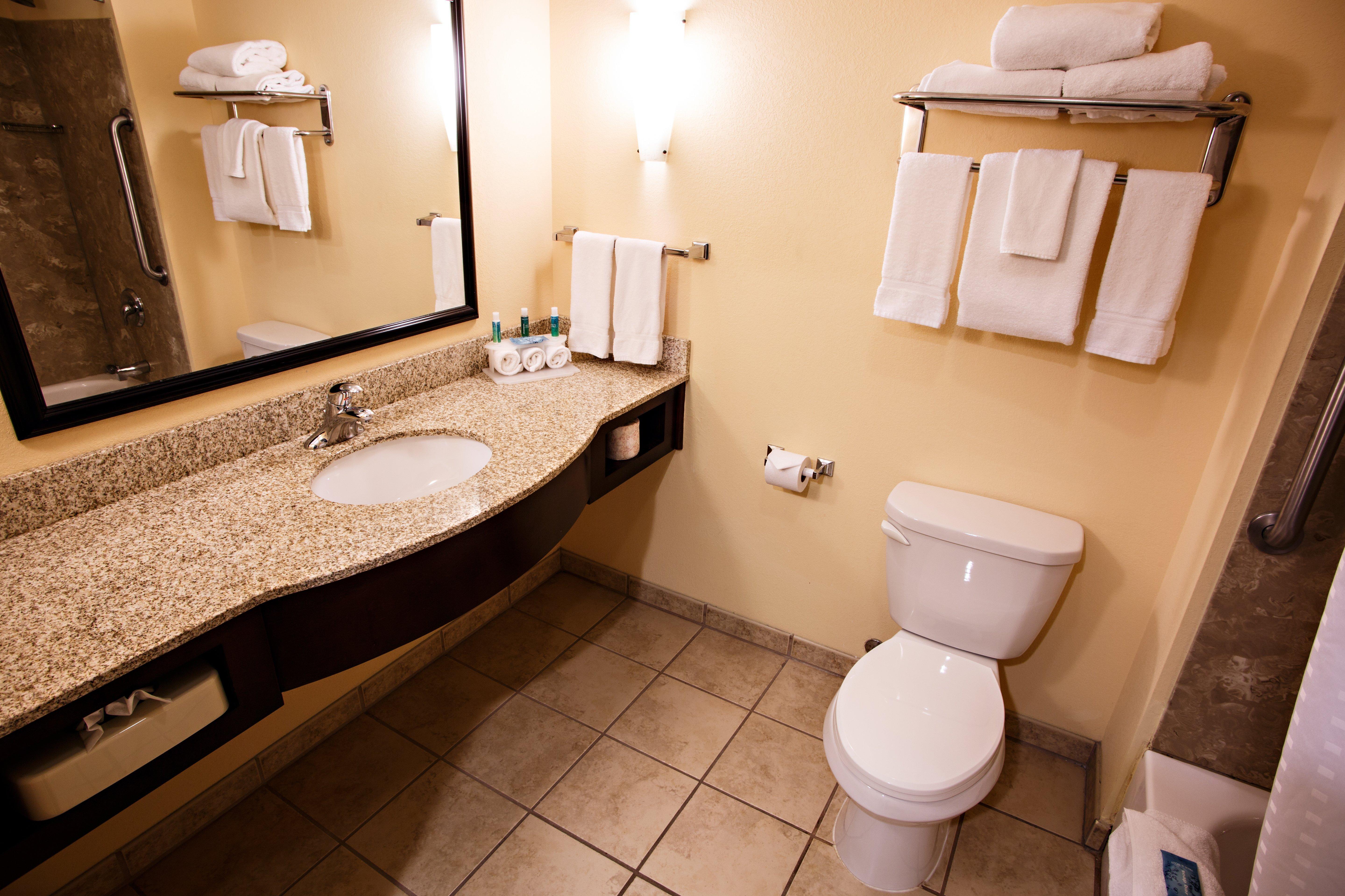 Holiday Inn Express & Suites Harrisburg West Mechanicsburg Buitenkant foto