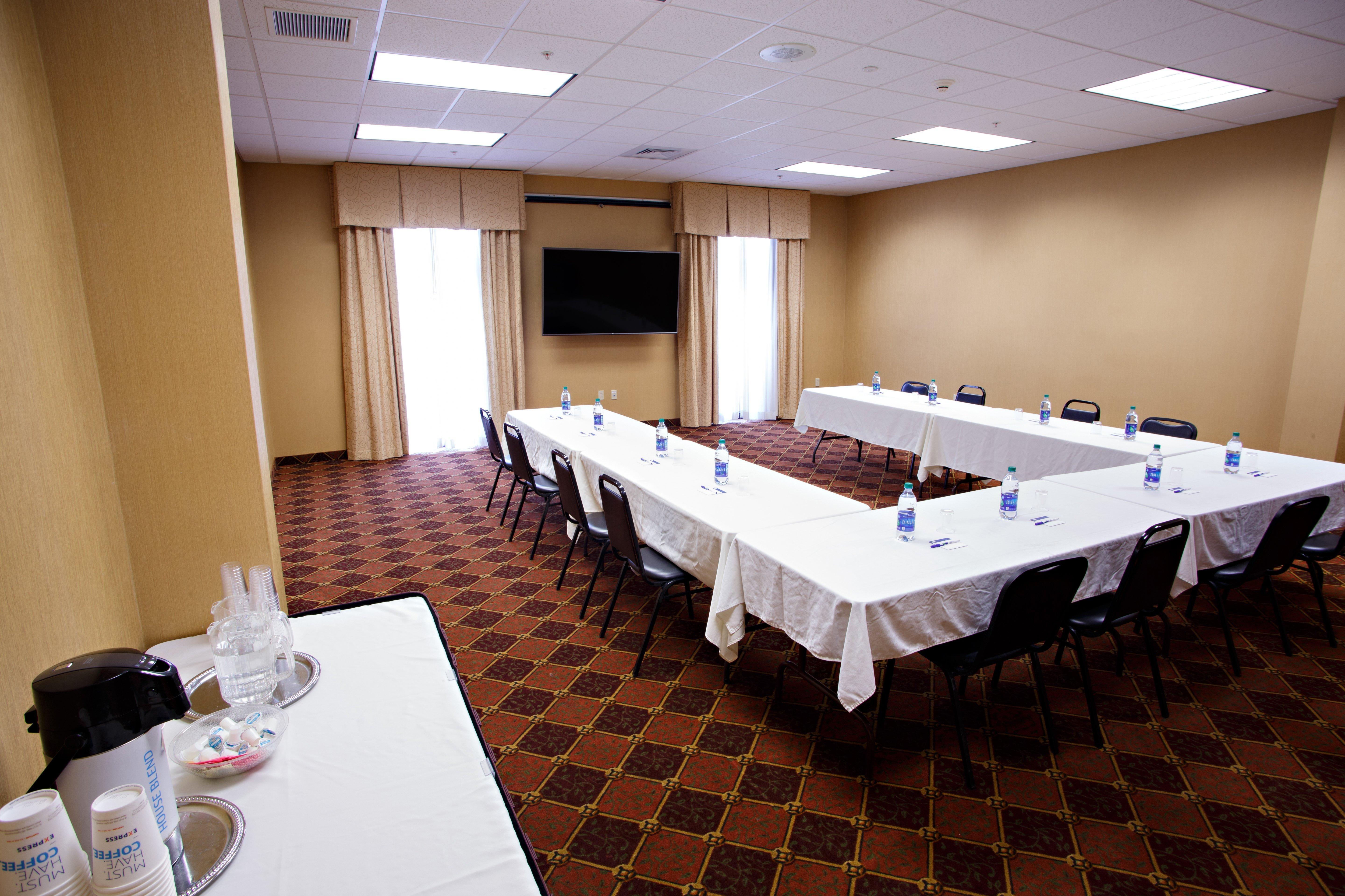 Holiday Inn Express & Suites Harrisburg West Mechanicsburg Buitenkant foto