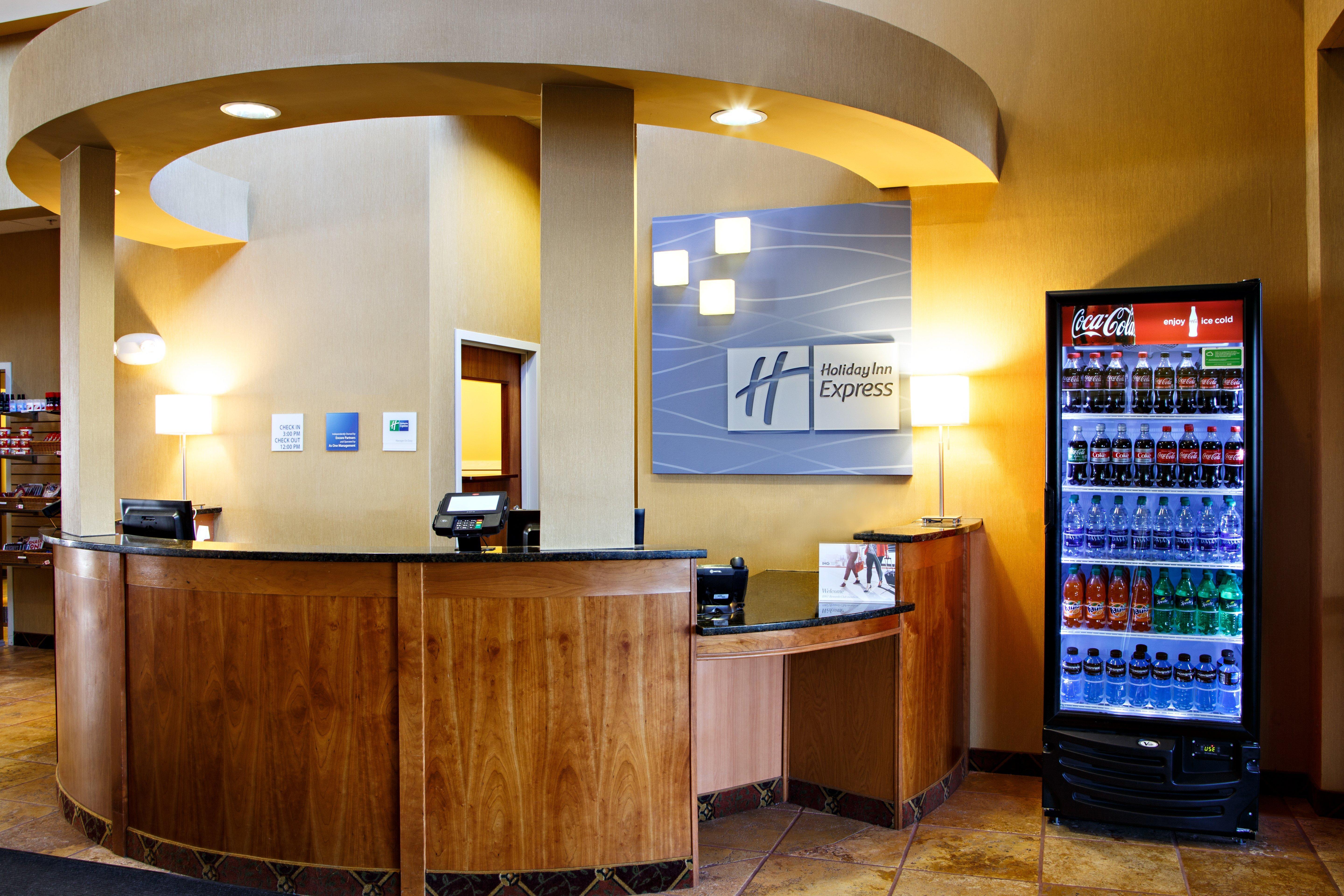 Holiday Inn Express & Suites Harrisburg West Mechanicsburg Buitenkant foto