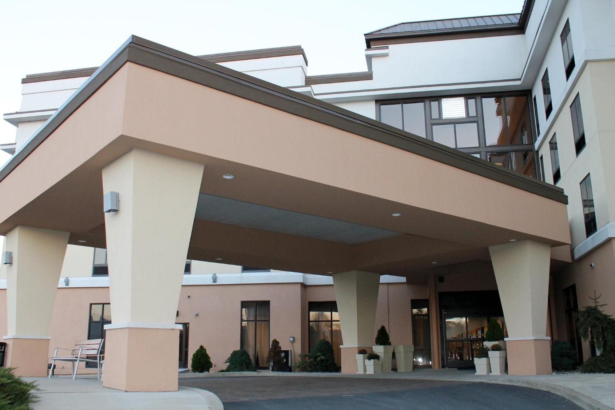 Holiday Inn Express & Suites Harrisburg West Mechanicsburg Buitenkant foto
