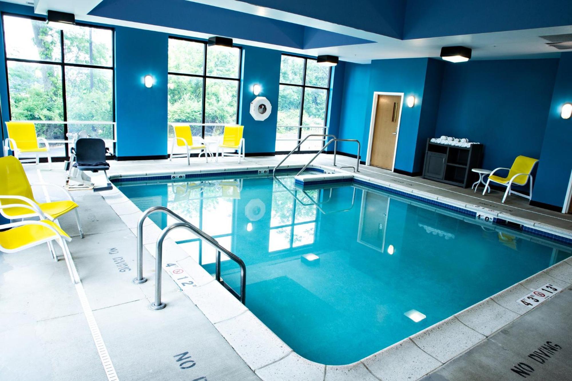 Holiday Inn Express & Suites Harrisburg West Mechanicsburg Buitenkant foto
