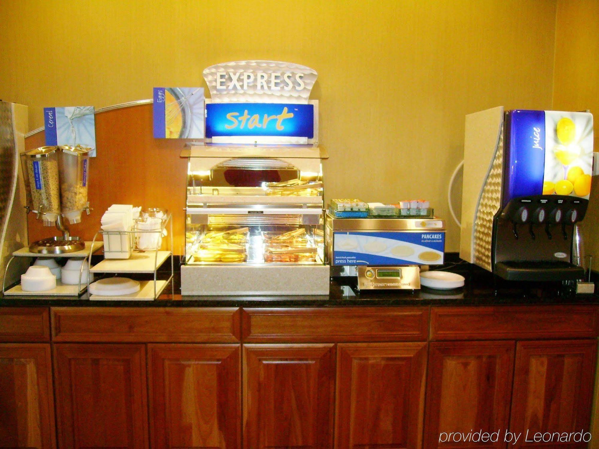 Holiday Inn Express & Suites Harrisburg West Mechanicsburg Buitenkant foto