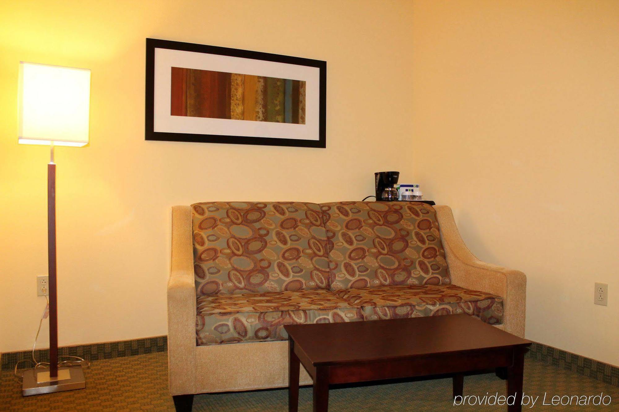 Holiday Inn Express & Suites Harrisburg West Mechanicsburg Buitenkant foto