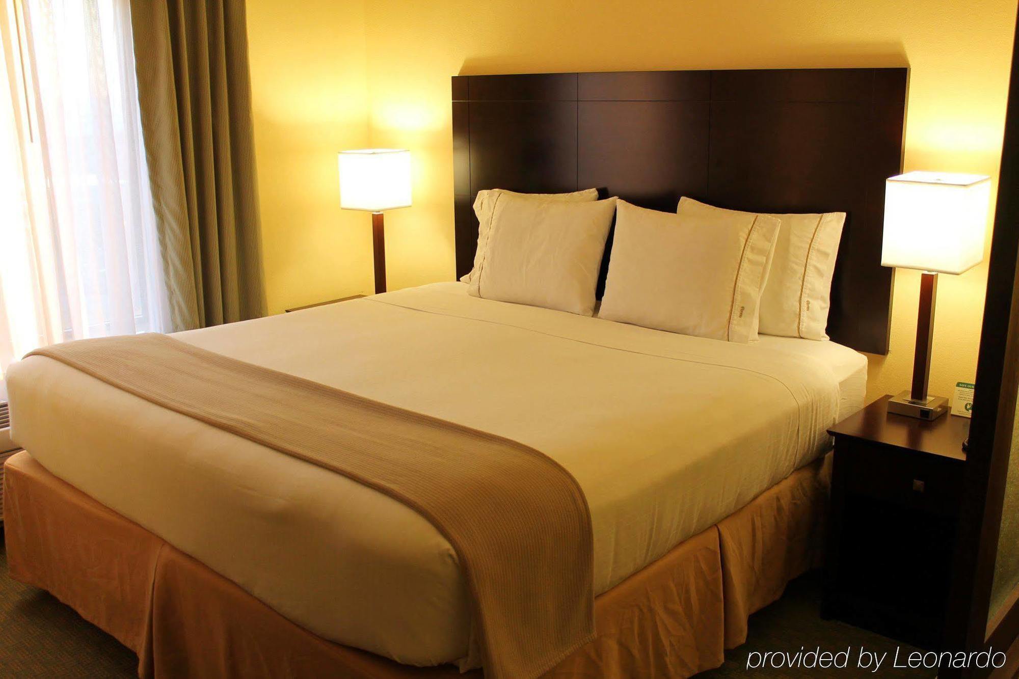 Holiday Inn Express & Suites Harrisburg West Mechanicsburg Buitenkant foto