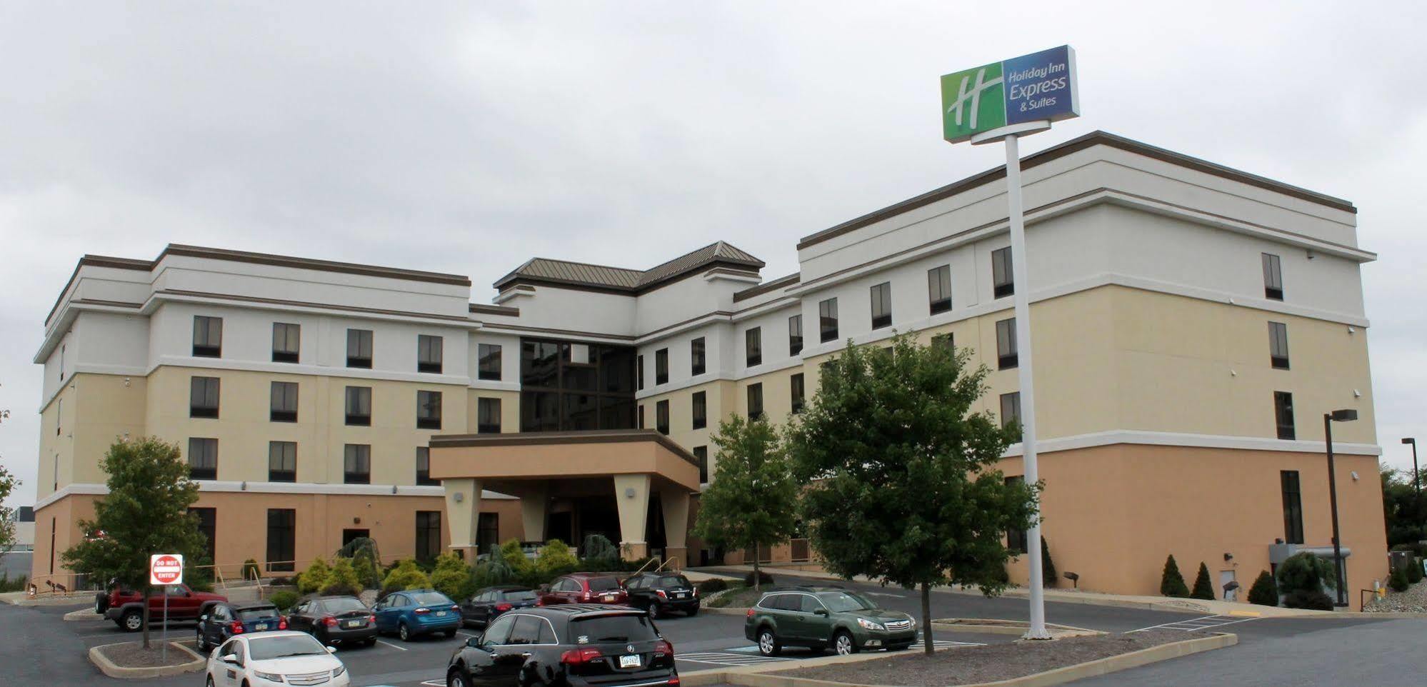 Holiday Inn Express & Suites Harrisburg West Mechanicsburg Buitenkant foto